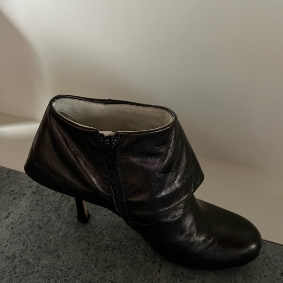 Terry de Havilland leather ankle boots with cuff detail - Picture 4 of 8
